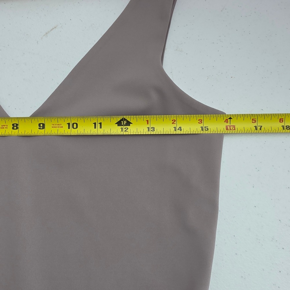 Express Body Contour Tank Women Medium Taupe Excellent V-Neck Sleeveless Top - Picture 7 of 9